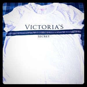 FINAL PRICE. ☁️ Soft sleepwear VS top.